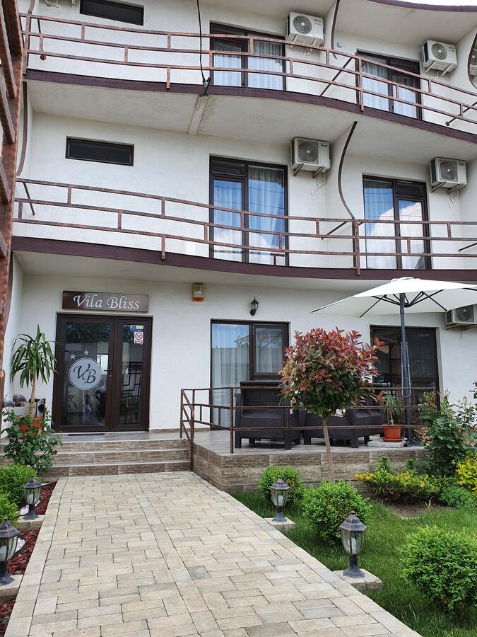 VILA-BLISS-COSTINESTI-ROMANIA-AIR-TOUR-TRAVEL-2
