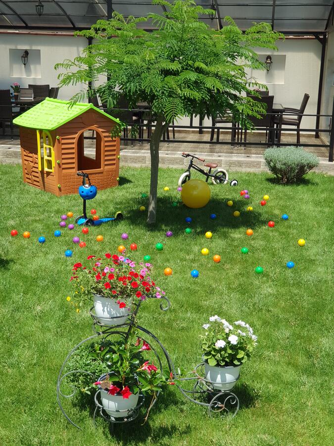 VILA-BLISS-COSTINESTI-ROMANIA-AIR-TOUR-TRAVEL-8