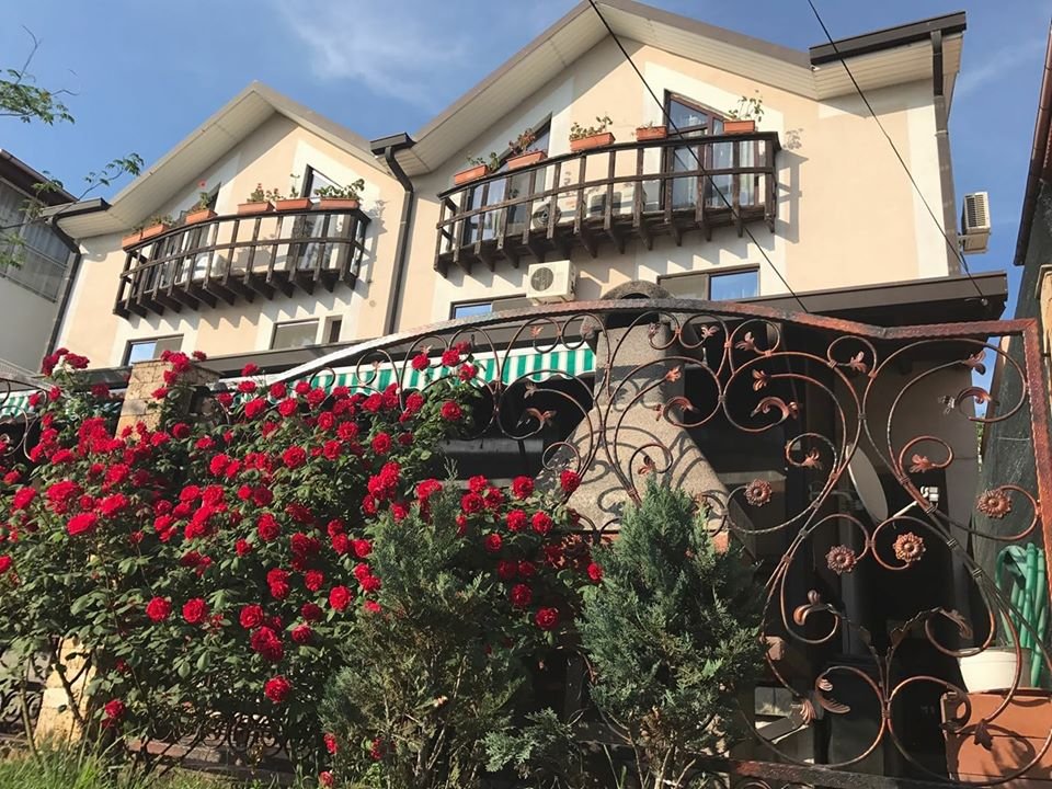 VILA-COLONIAL-EFORIE-NORD-ROMANIA-AIR-TOUR-TRAVEL-1