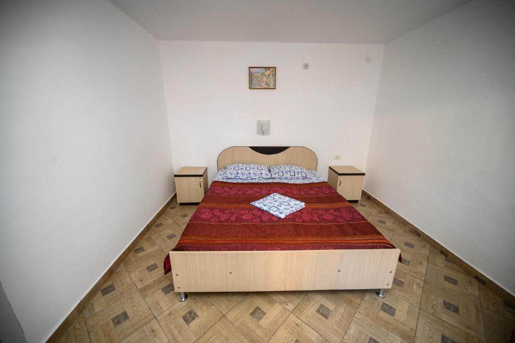 VILA-DORA-COSTINESTI-ROMANIA-AIR-TOUR-TARVEL-2