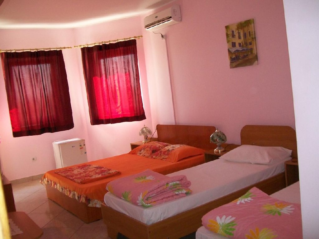 VILA-LIZ-EFORIE-NORD-ROMANIA-AIR-TOUR-TRAVEL-2