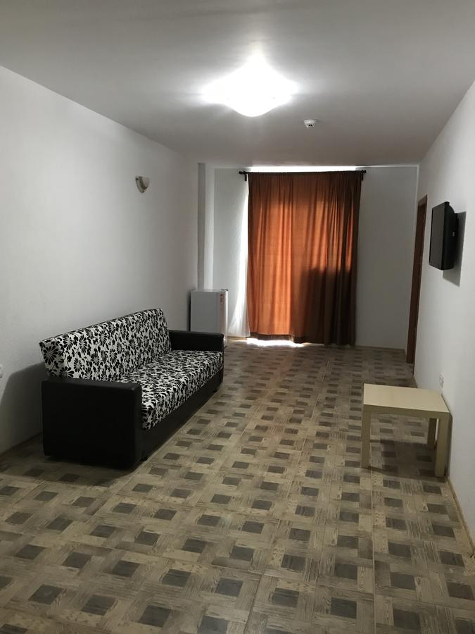 VILA-SEVEN-TONS-EFORIE-NORD-ROMANIA-AIR-TOUR-TRAVEL-4