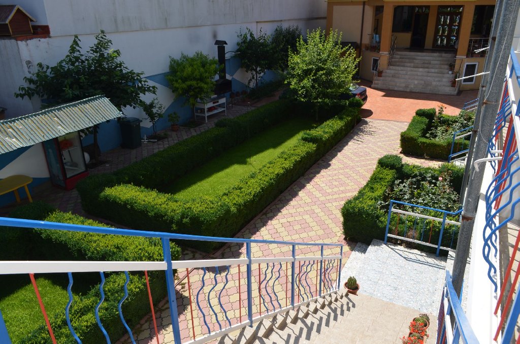VILA-TANASE-COSTINESTI-ROMANIA-AIR-TOUR-TRAVEL-2