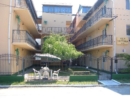 VILA-VICTORIA-COSTINESTI-ROMANIA-AIR-TOUR-TRAVEL-1